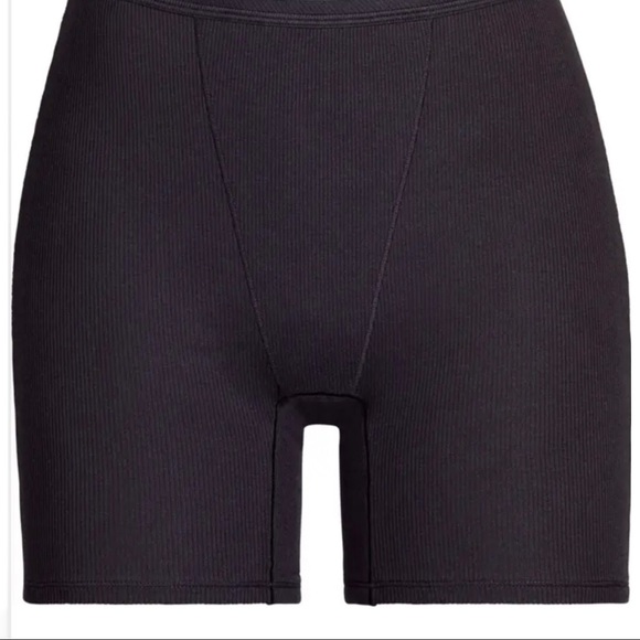 SKIMS Other - SKIMS NWT Black Rib Boxers L